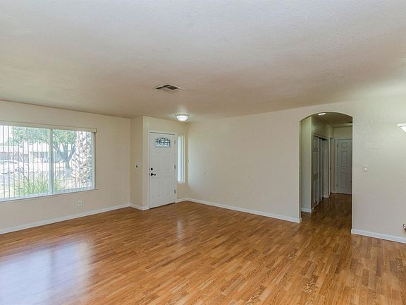 5th image of 5935 E Dakota Ave