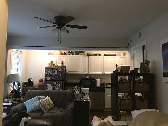3rd image of 3344 N Marshfield Ave #406