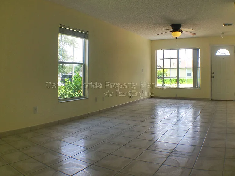 2320 Justin Ave — Photo 5