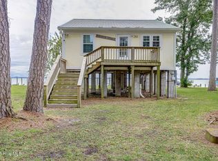 201 Hickory Point Dr, Aurora, NC 27806