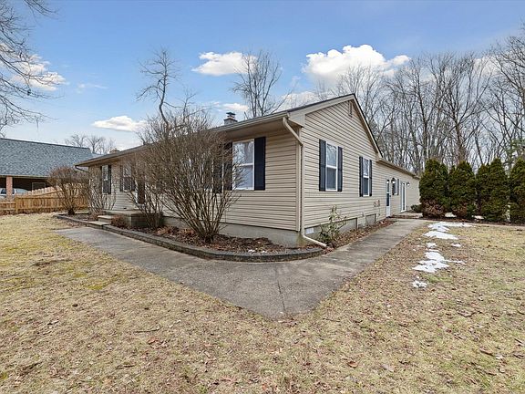 4th image of 22169 Averhill St