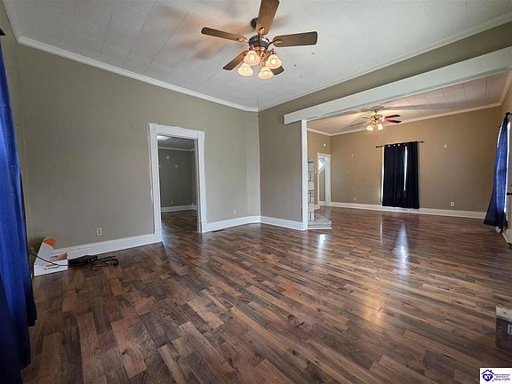 4th image of 304 N Walnut St