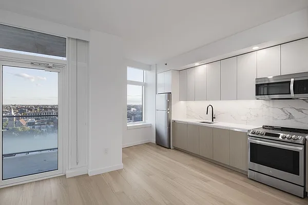 Rented by The Moinian Group | media 40