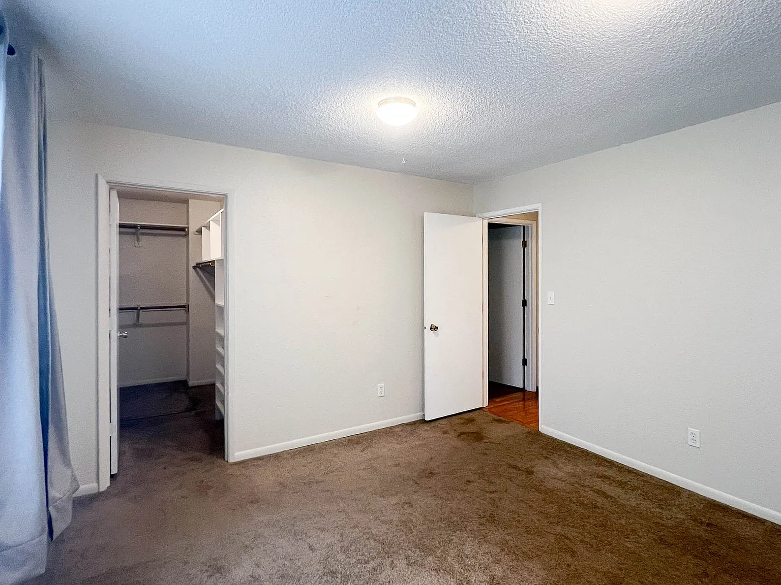 1235 Crescent Drive - 1 — Photo 2