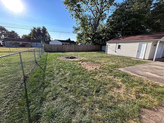 4th image of 15 Holgate Ct