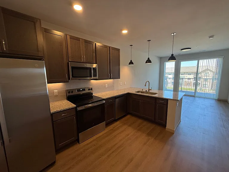 Mira Apartments — Photo 53