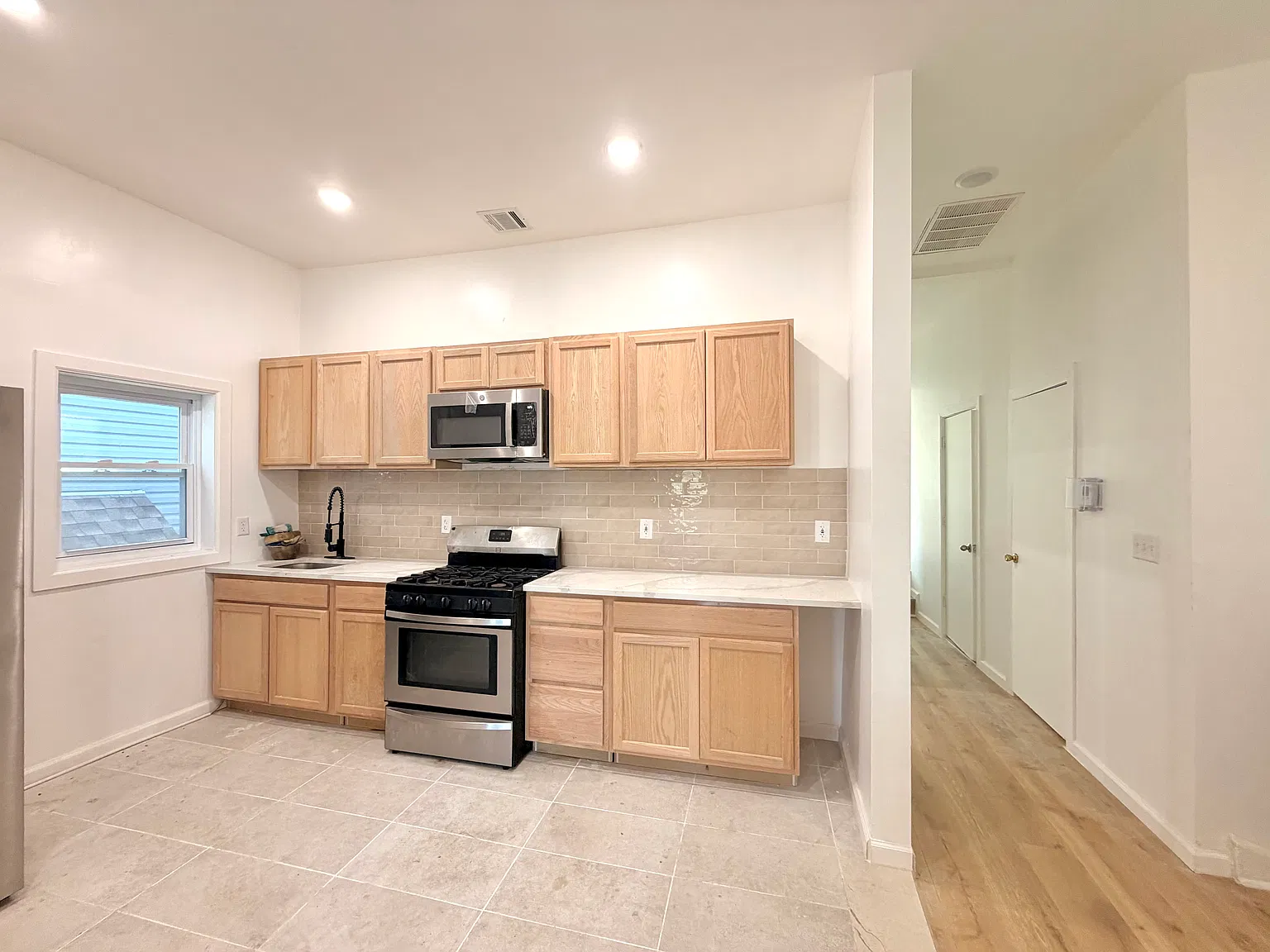 4 bed, $3,700 — Photo 4