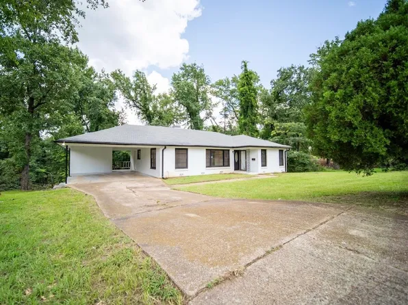 1556 Crescent Dr, Tyler, TX 75702