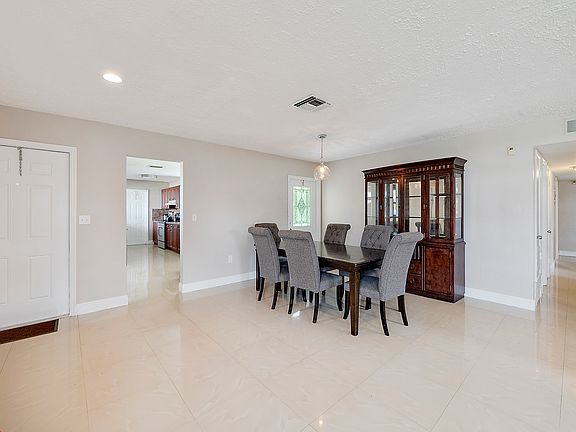 5th image of 19315 NW 19th Ct