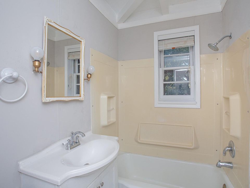 1st image of 2851 Ion Ave