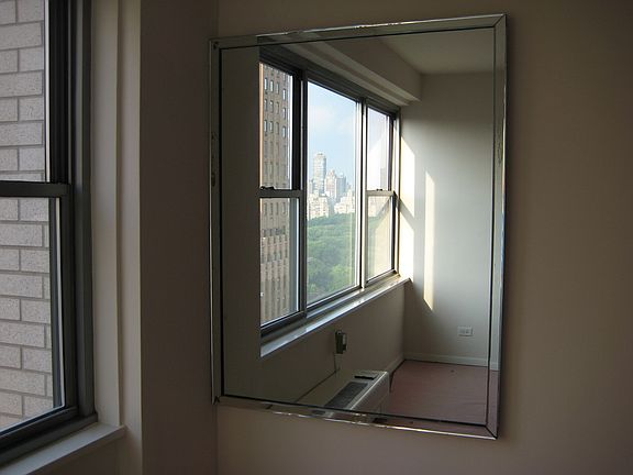 5th image of 15 W 72nd St APT 25G