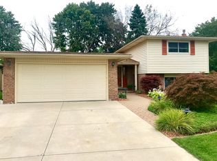20220 Indiana Ave, Brownstown, MI 48183