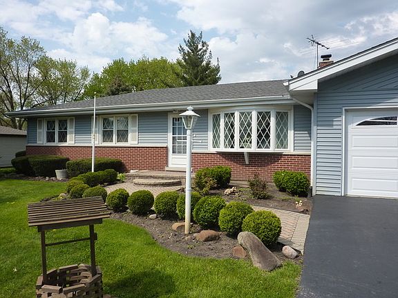 2nd image of 1520 S Sunset Dr