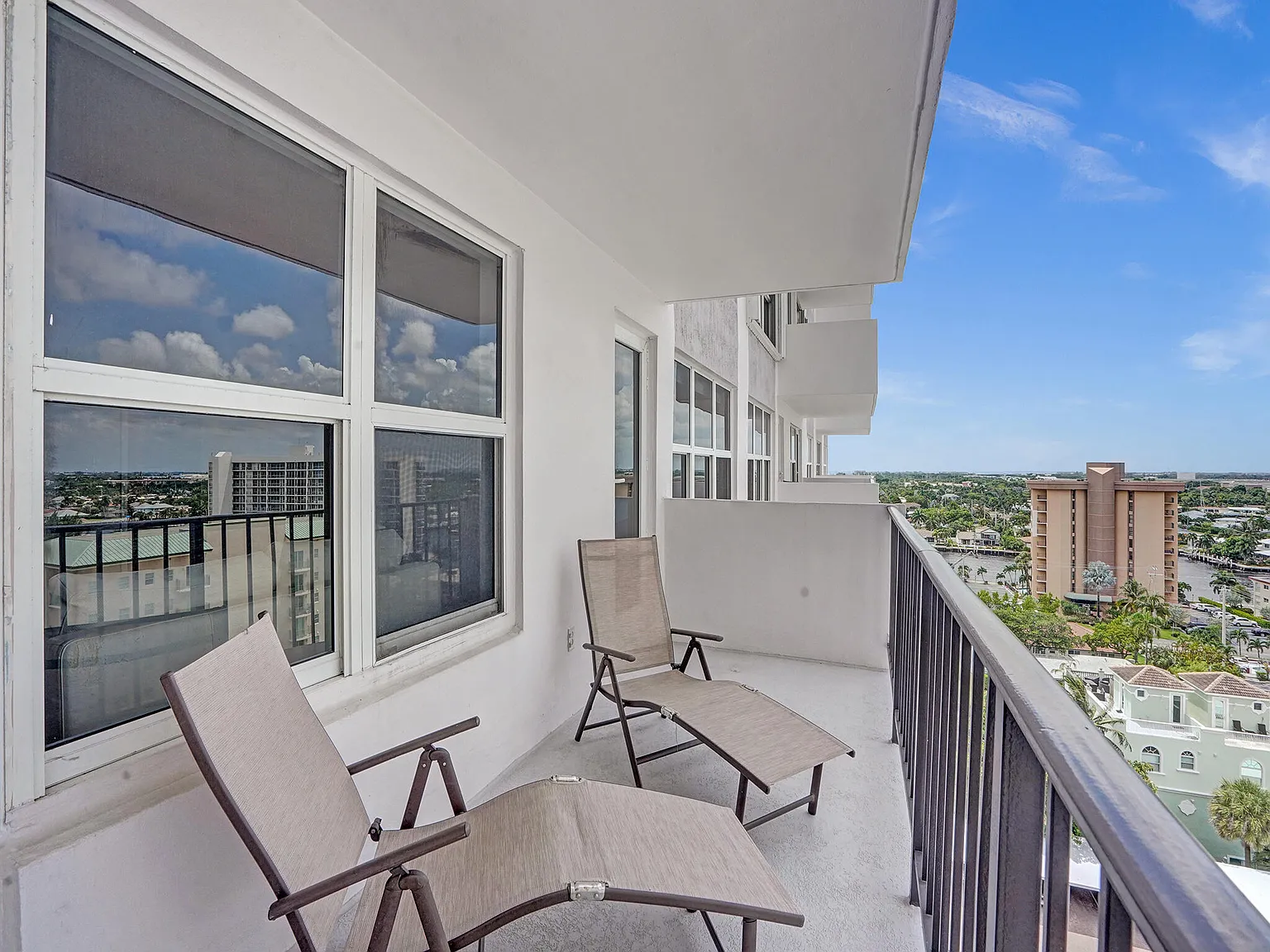 1 bed, 1.0 bath, 890 sqft, $2,100 — Photo 3