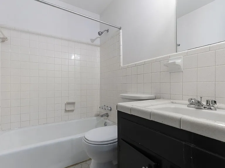 3200 Hillside Ave — Photo 6