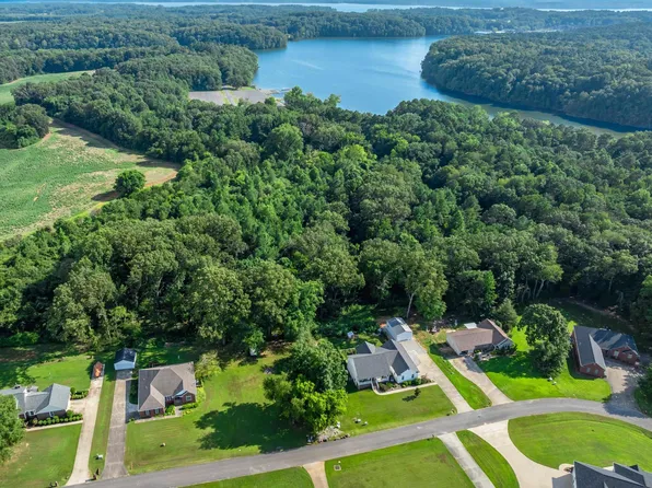145 Erica Dr, Rogersville, AL 35652