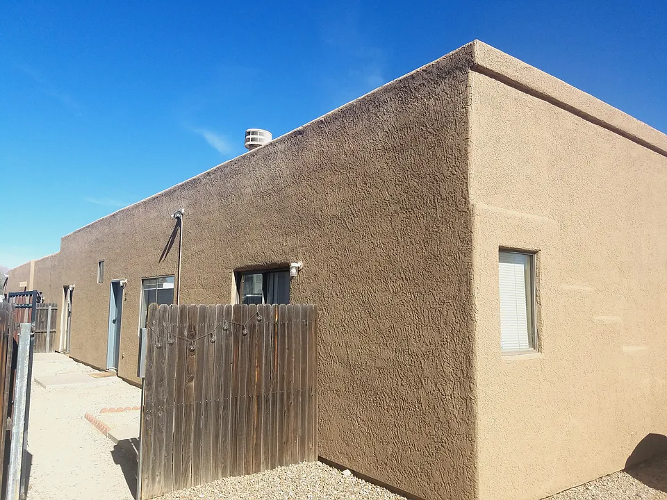 1422 E Elm St #2