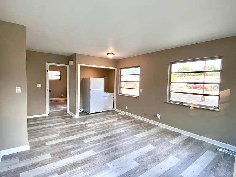 9 Linwood Ave #4 — Photo 4