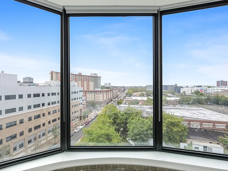 Hoyt Tower — Photo 58