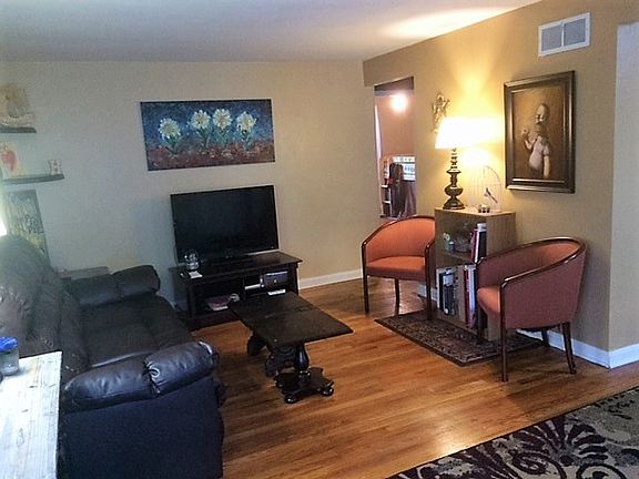 2nd image of 1904 Driftway Dr