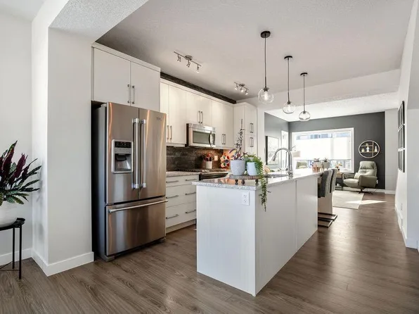 501 S River Heights Dr #703, Cochrane, AB T4C 2L3