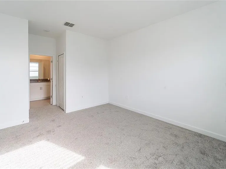 4032 Redbridge Loop — Photo 6