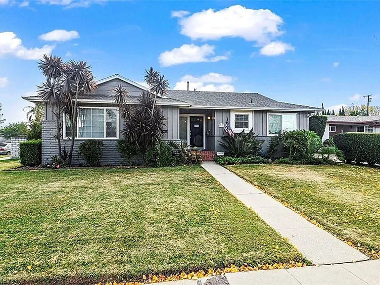 23000 Haynes St — Photo 15