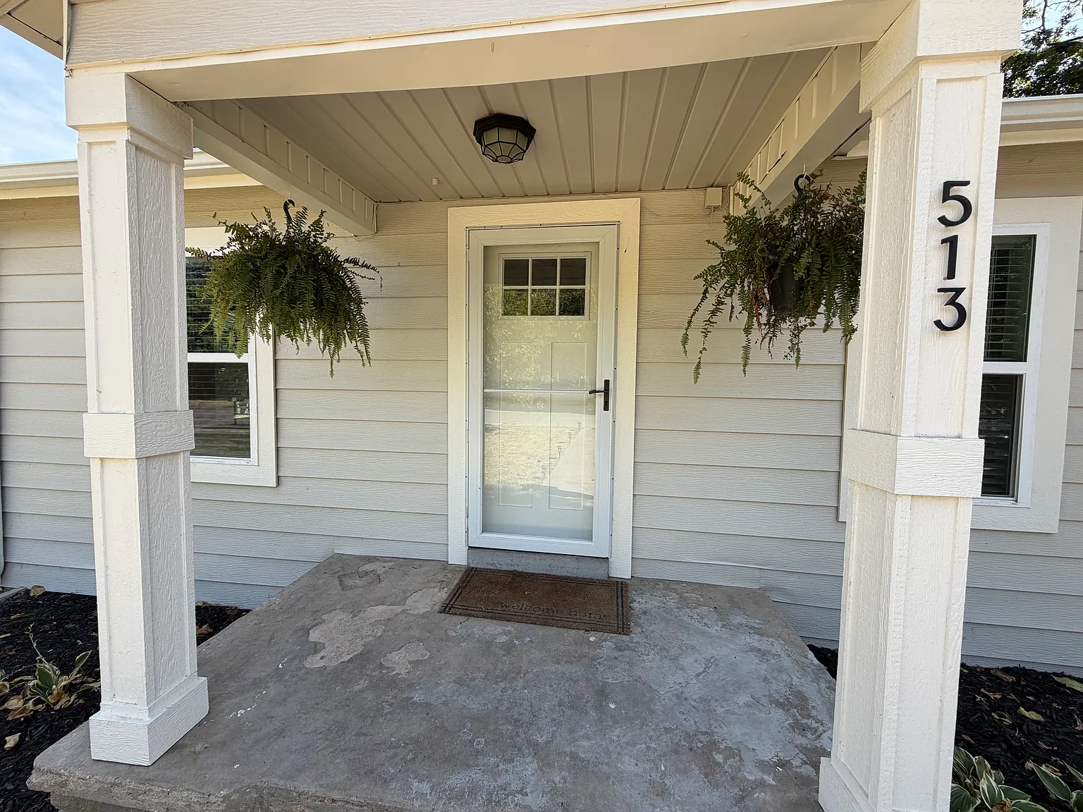 2 bed, 800 sqft, $1,600 — Photo 2