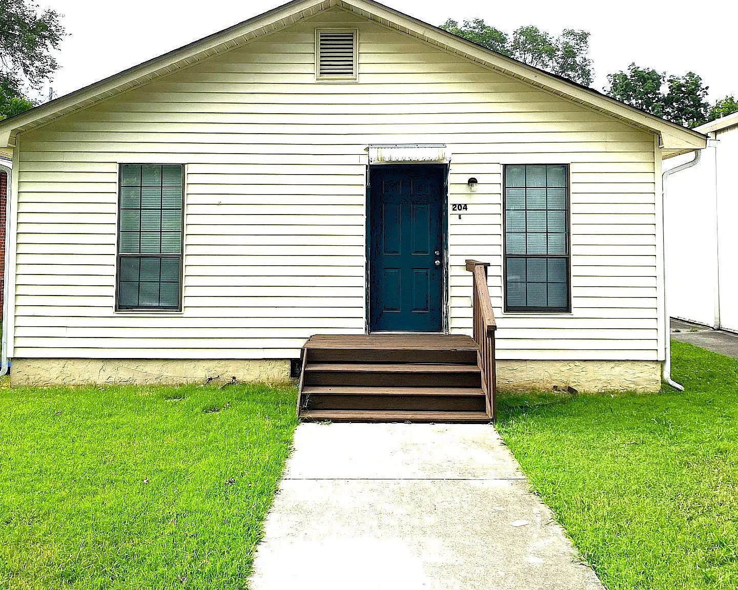 2 bed, 1.0 bath, 633 sqft, $1,150 — Photo 1