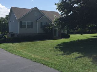 40 Oak Valley Dr, Spring Hill, TN 37174