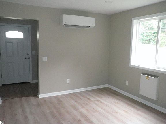 3rd image of 2884 N Main St