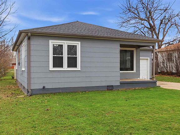 2nd image of 1106 Locust St