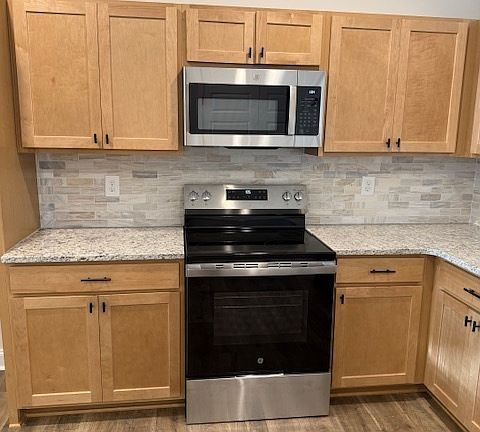 5th image of 108 Crest Pointe