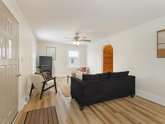 5th image of 7643 Rogers St