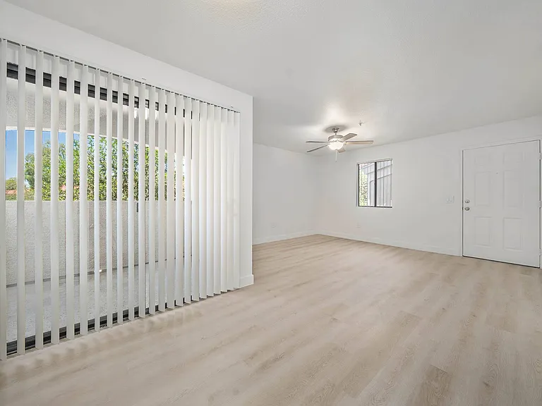 The Colony Apartments — Photo 10
