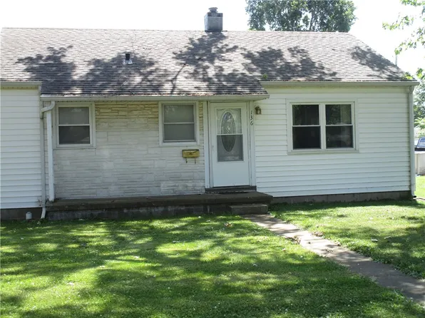 136 Macarthur Blvd, Pana, IL 62557