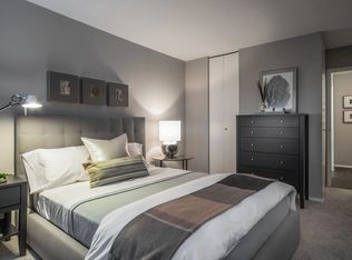 4331 N Hazel St #1005, Chicago, IL 60613