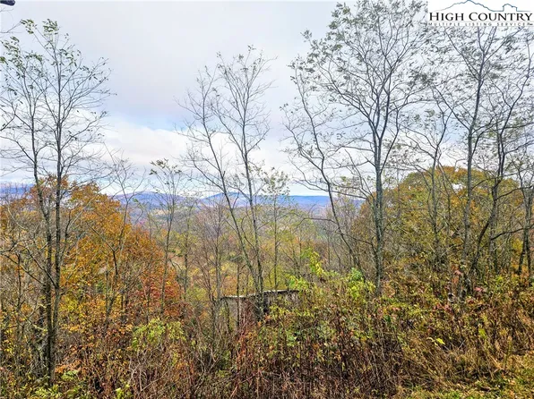 851 E Whenlin Ridge Road, Lansing, NC 28643