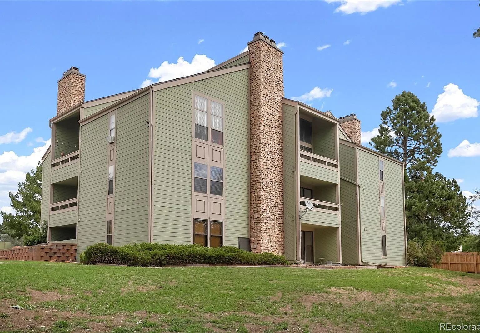 2 bed, 2.0 bath, 1032 sqft, $1,550 — Photo 1