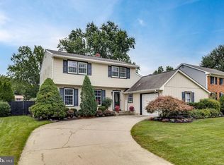 507 Perry Dr, Mount Laurel, NJ 08054