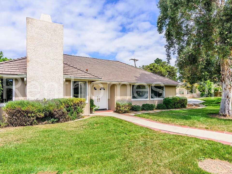1st image of 2822 Mesa Dr