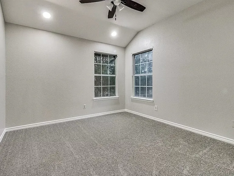 2113 Spring Mills Rd — Photo 10