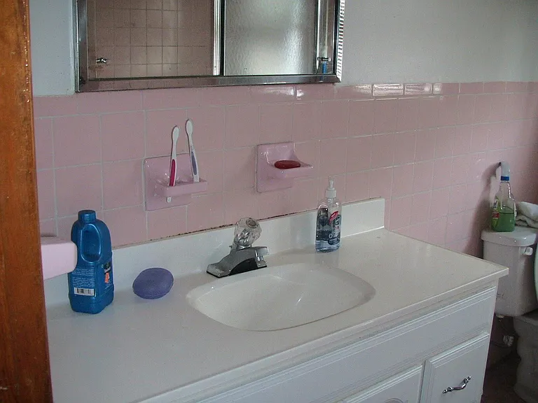 85 Romaine Ave — Photo 1