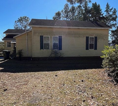 2nd image of 915 N Cherry St