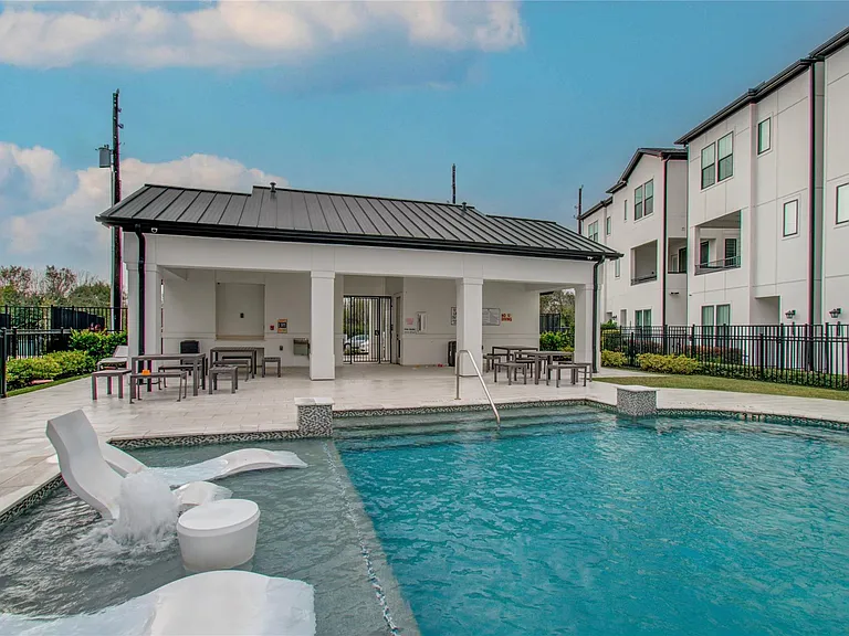 2810 Grand Fountains Dr #B — Photo 41