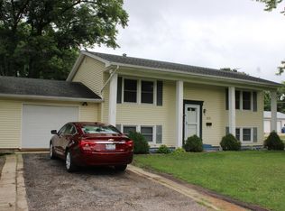 401 N Douglas St, El Paso, IL