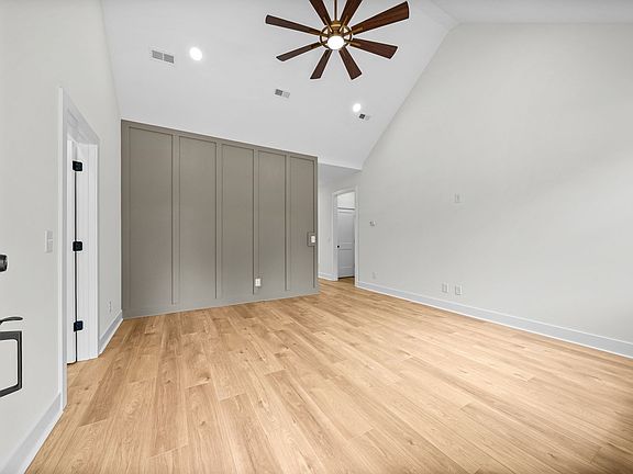 3rd image of 202 Wallace St