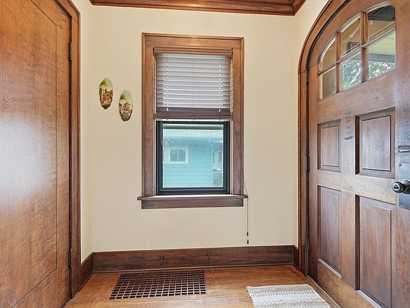 5th image of 2508 Western Ave