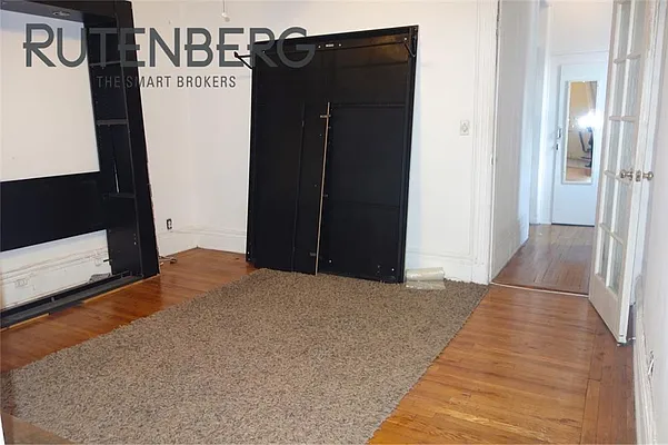 Rented by R New York | media 11