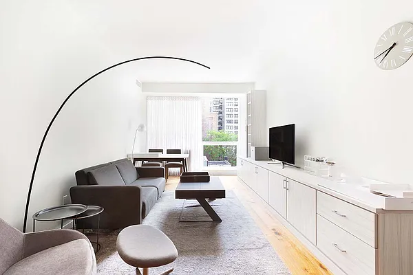 Rented by Compass | media 7